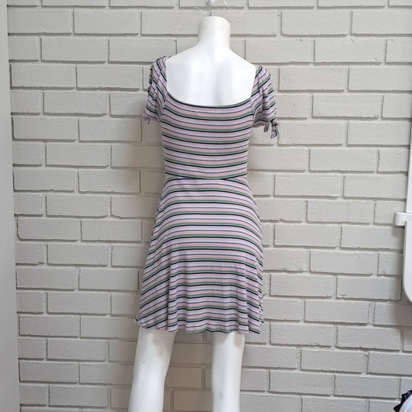 Miami Striped Faux Button Down Tie Sleeve Dress. Size Small NWOT - Picture 6 of 9